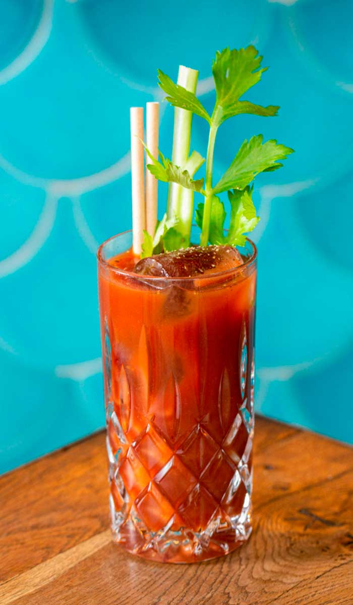 Bloody Mary picante y ahumado con base de mezcal, reinterpretación servida en el restaurante Kulto del barrio Retiro en Madrid