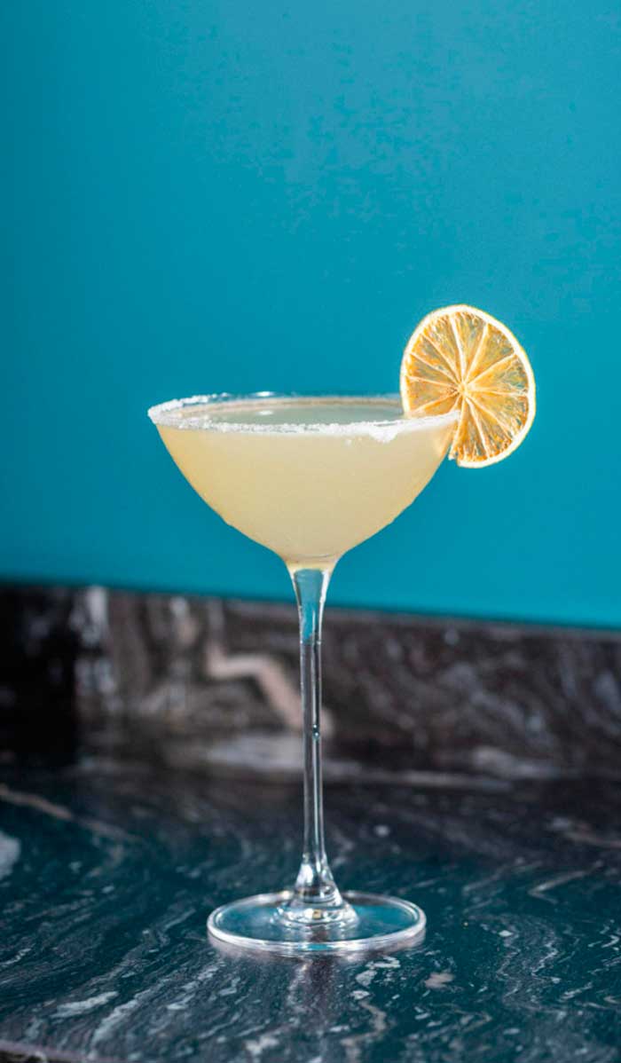 Margarita del Sur, cóctel de autor con tequila, manzanilla y un final picante, servido en Kulto restaurante del barrio Retiro en Madrid