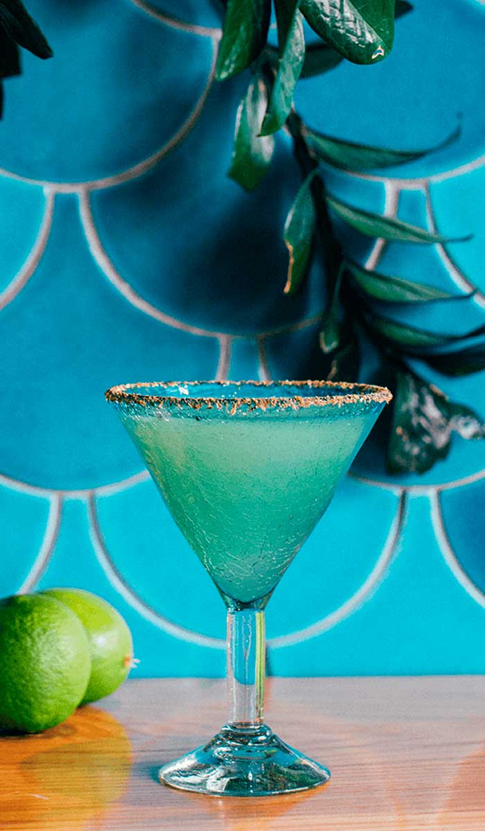 Margarita Eléctrica con tequila blanco orgánico y toque de pimienta eléctrica, servida en Kulto restaurante Madrid Retiro